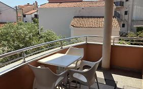 Apartment Two Olives, Free Parking, Close To Beaches & Park